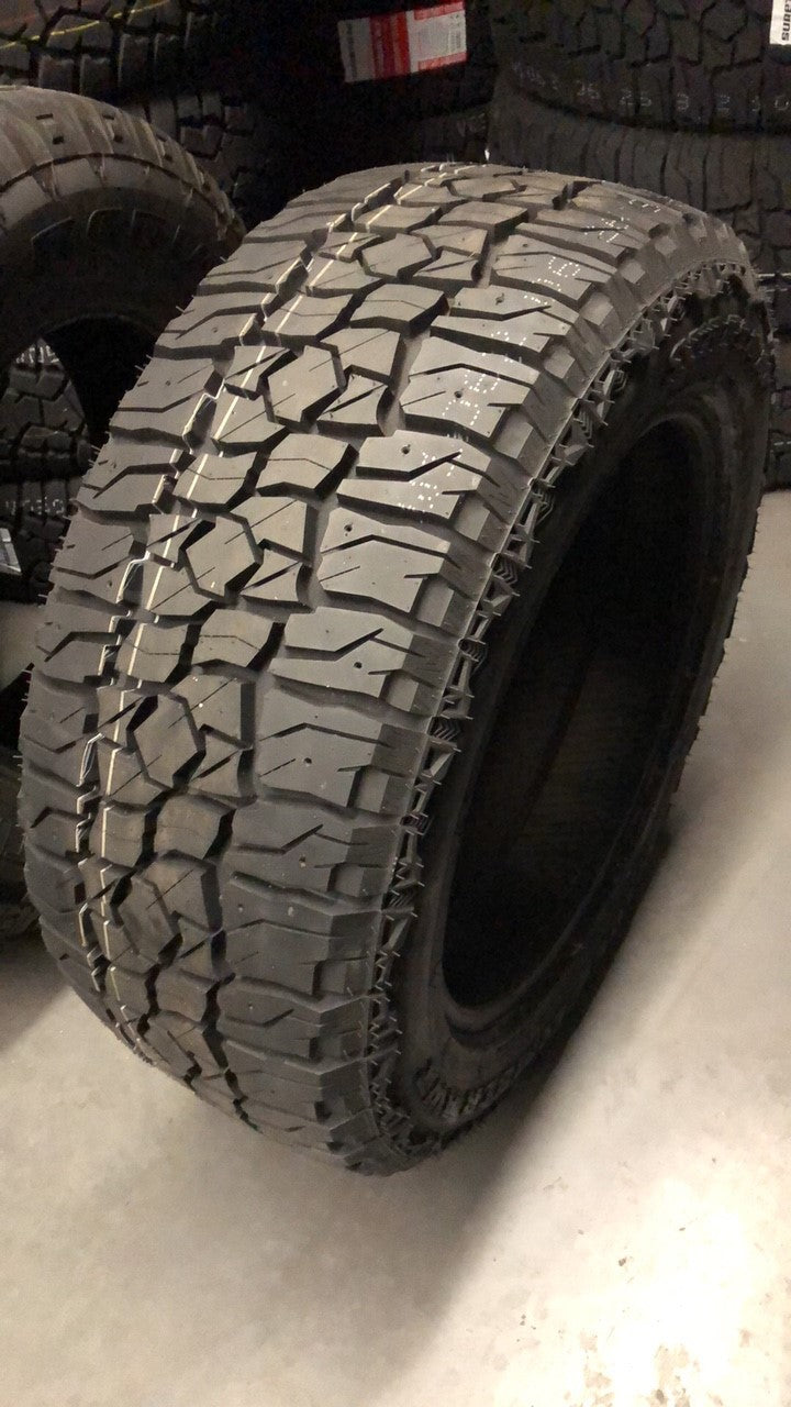 LT 285/70R17 121/118S WIDE CLIMBER AWT